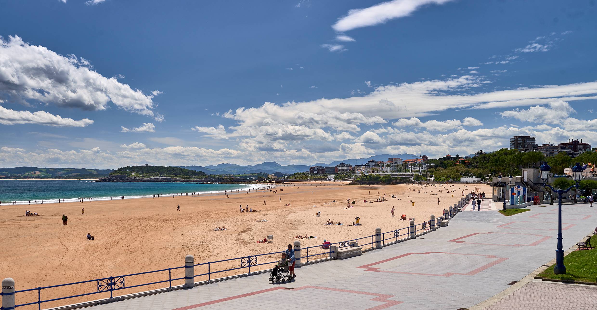 Vista de la playa del Sardinero desde el autobús turístico.