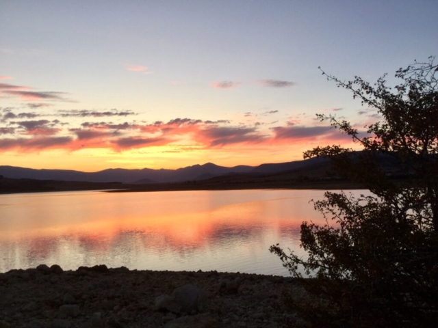 Luz-violeta-al-atardecer-desde-La-Lastra